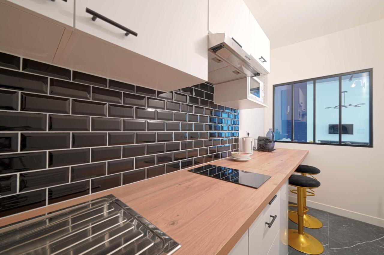 Modern Large Studio Apartment For 3 Paris Exterior photo